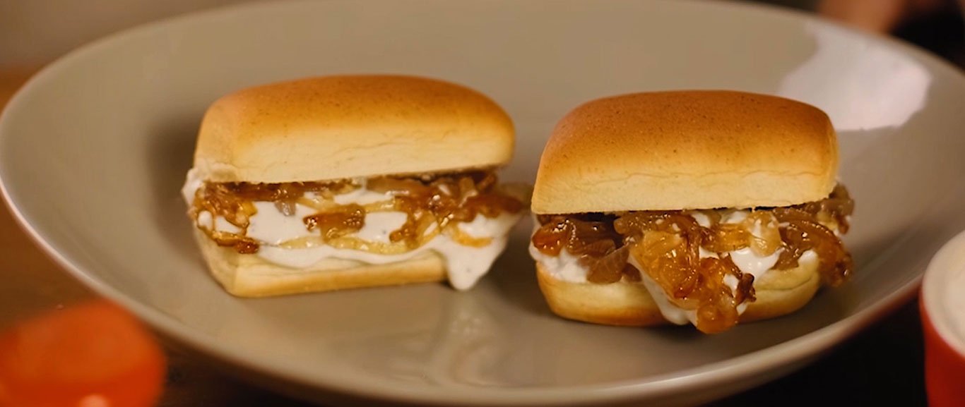 Nutrellinhas recheadas com creme gorgonzola e cebola caramelada