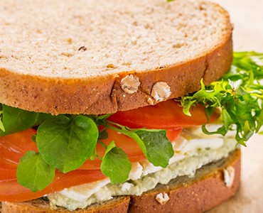 Sanduíche de Atum com Manjericão