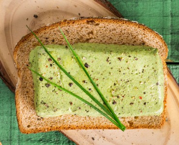 Terrine de espinafre e frango sobre o Pão