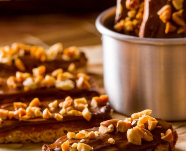 Barrinhas com pasta de amendoim e chocolate