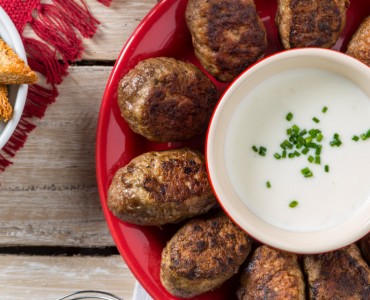 Mini Kaftas com iogurte e snacks integrais