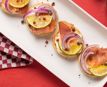 Crostini de parma, limão e mix de pimentas