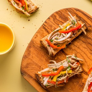 Snacks com salpicão de pernil