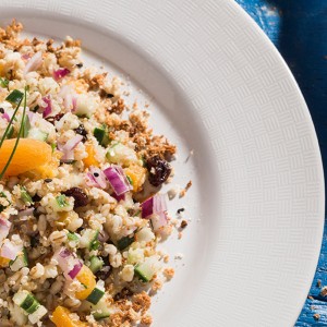 Salada de Grãos integrais com Farofinha crocante