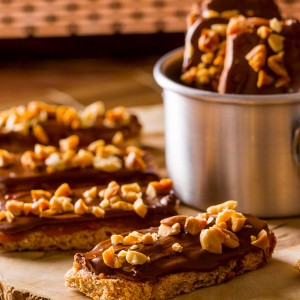 Barrinhas com pasta de amendoim e chocolate