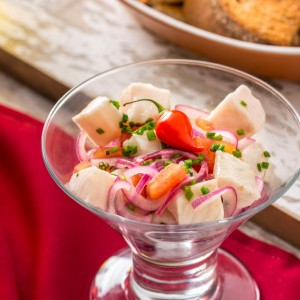 Ceviche tradicional com tostadas