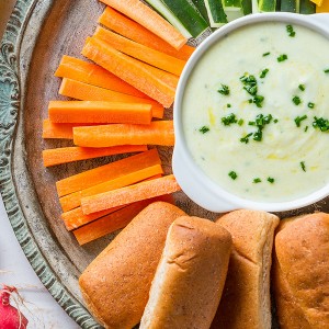 Crudités de legumes, molho de iogurte e Nutrellinhas